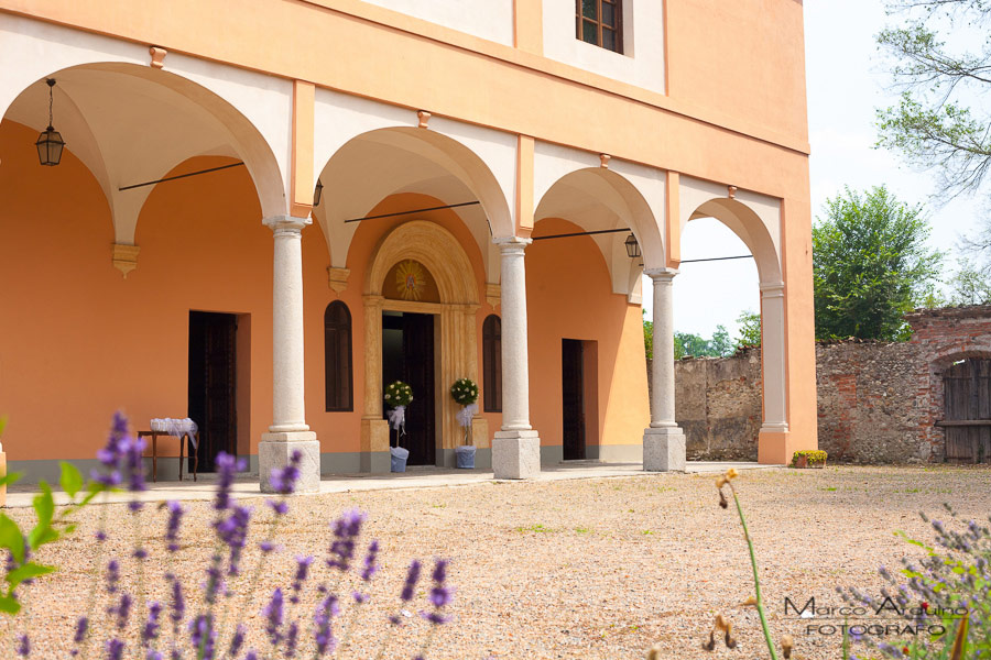 wedding ceremony in countryside piedmont