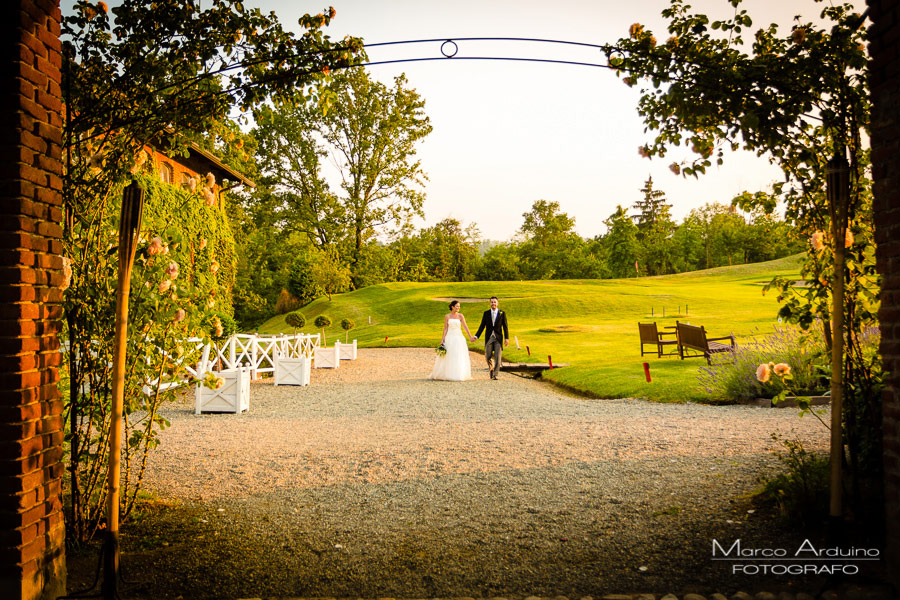 italian wedding photographer in Langhe vineyard piedmont