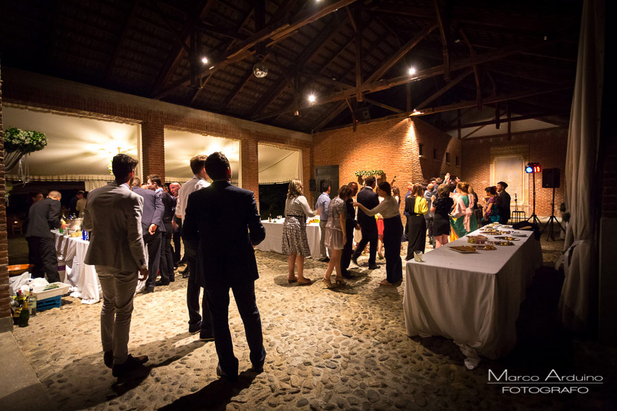 wedding party in Langhe vineyard piedmont