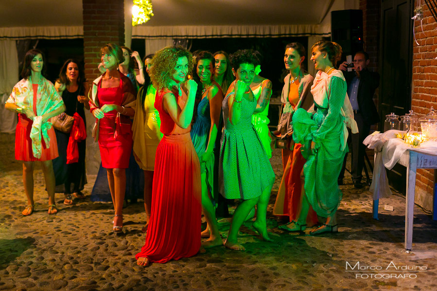 wedding dance in Langhe vineyard piedmont