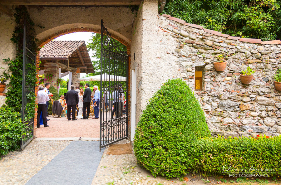 outdoor wedding reception in Santo Spirito Abbey- Villa Giannone