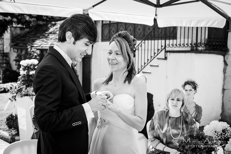 outdoor civil ceremony on lake orta